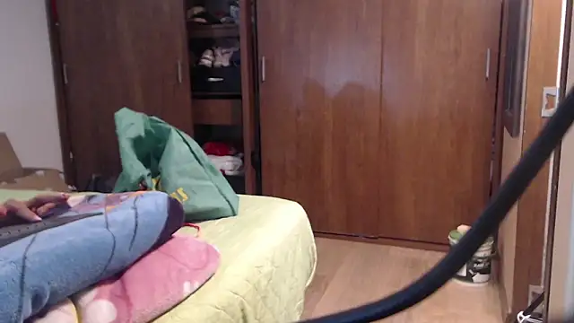 Snapshot of Taniafirelux chatting on April 2026 09:12:02 PM Taniafirelux online show from April 2026 09:12:02 PM