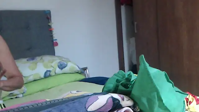 Snapshot of Taniafirelux chatting on April 2026 11:59:01 PM Taniafirelux online show from April 2026 11:59:01 PM