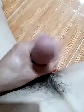 Snapshot of Luuthanh08 chatting on April 2026 03:44:01 AM Luuthanh08 online show from April 2026 03:44:01 AM