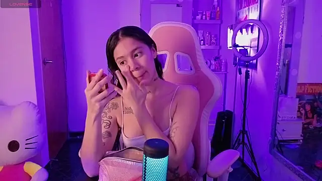 Oliviasims online show from April 2026 10:29:02 PM