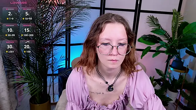 Snapshot of AmelieViolet chatting on July 2026 10:54:01 AM AmelieViolet online show from July 2026 10:54:01 AM