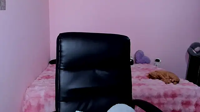 Snapshot of laurita_Olssen27 chatting on May 2026 03:18:02 PM laurita Olssen27 online show from May 2026 03:18:02 PM