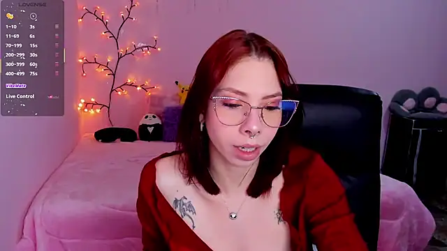 Snapshot of laurita_Olssen27 chatting on May 2026 02:25:01 PM laurita Olssen27 online show from May 2026 02:25:01 PM