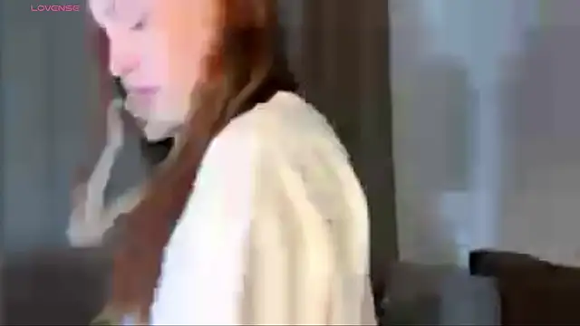 SparkSkarlet online show from April 2026 04:57:02 PM