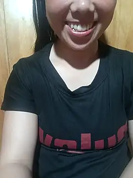 Snapshot of Limchann chatting on April 2026 01:41:01 PM Limchann online show from April 2026 01:41:01 PM