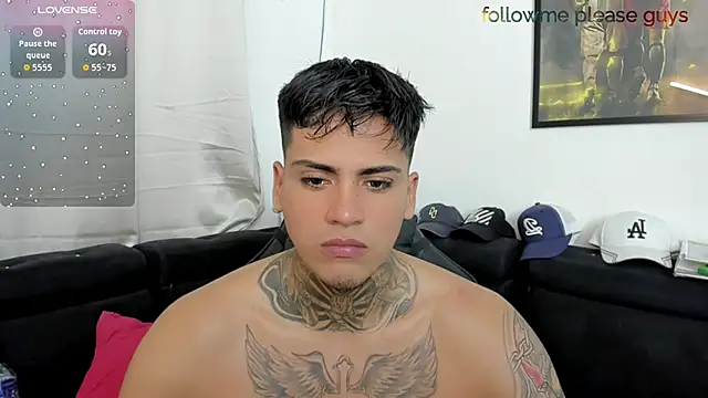 sweetlatinoboy online show from April 2026 10:37:01 PM