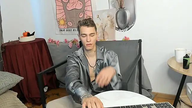 Snapshot of Shadow_blink chatting on March 2026 12:11:01 PM Shadow blink online show from March 2026 12:11:01 PM