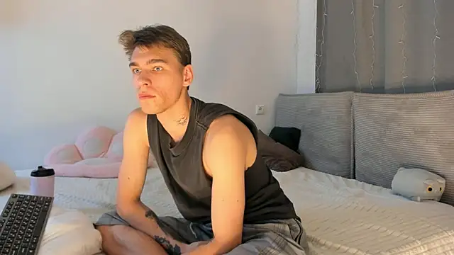 Snapshot of Shadow_blink chatting on April 2026 02:07:01 PM Shadow blink online show from April 2026 02:07:01 PM