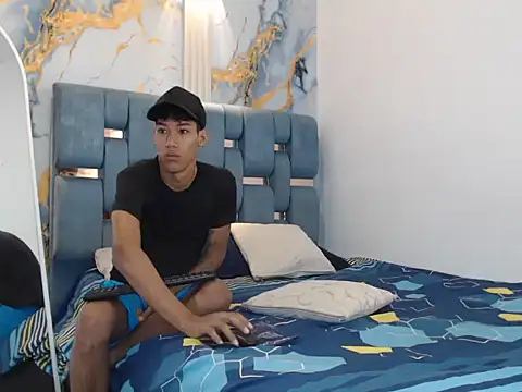 Snapshot of SEXY_BIG_COCK chatting on March 2026 01:17:01 PM SEXY BIG COCK online show from March 2026 01:17:01 PM