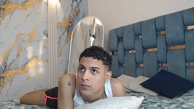 Snapshot of SEXY_BIG_COCK chatting on April 2026 01:27:02 PM SEXY BIG COCK online show from April 2026 01:27:02 PM