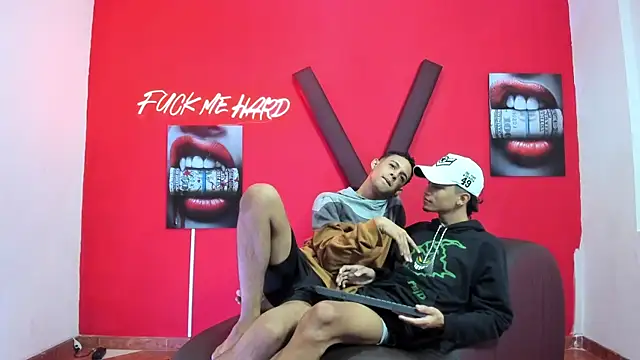 Snapshot of SEXY_BIG_COCK chatting on April 2026 01:17:02 PM SEXY BIG COCK online show from April 2026 01:17:02 PM