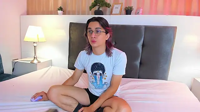 Keita Moon online show from April 2026 11:48:01 AM