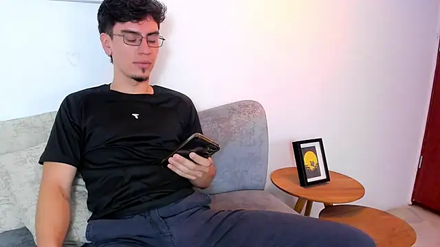 Snapshot of manu_ferx chatting on March 2026 12:20:01 PM manu ferx online show from March 2026 12:20:01 PM