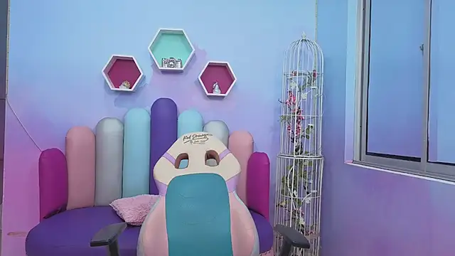 Isaa Skinny online show from April 2026 06:41:02 AM