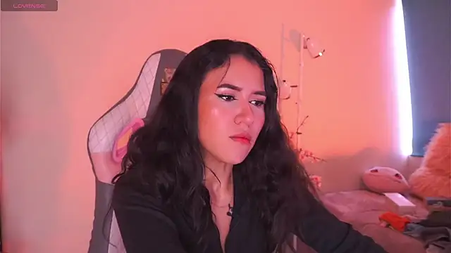 Snapshot of Megan_Starling chatting on April 2026 02:39:02 PM Megan Starling online show from April 2026 02:39:02 PM