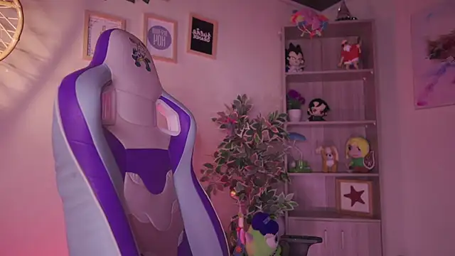 Snapshot of Megan_Starling chatting on April 2026 03:06:01 PM Megan Starling online show from April 2026 03:06:01 PM