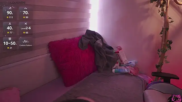 Snapshot of Megan_Starling chatting on April 2026 02:11:02 PM Megan Starling online show from April 2026 02:11:02 PM