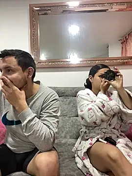 leoylia online show from March 2026 04:02:02 AM