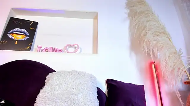 Scarlet Hiit online show from April 2026 04:02:02 AM