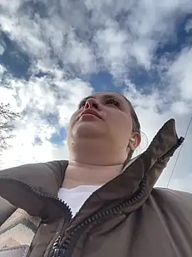 Taya lips online show from April 2026 06:02:02 AM