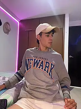 Milo Gunnar online show from March 2026 10:14:02 PM