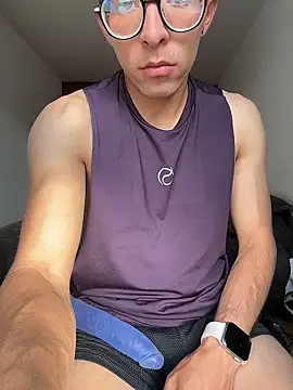 Snapshot of LeonBlazze chatting on March 2026 10:02:01 PM LeonBlazze online show from March 2026 10:02:01 PM