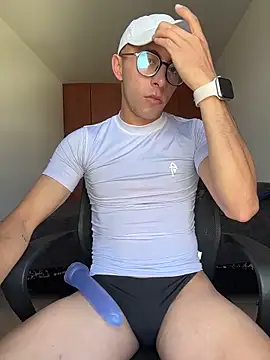 Snapshot of LeonBlazze chatting on March 2026 02:42:01 PM LeonBlazze online show from March 2026 02:42:01 PM