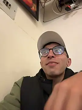 Snapshot of LeonBlazze chatting on March 2026 11:53:01 PM LeonBlazze online show from March 2026 11:53:01 PM