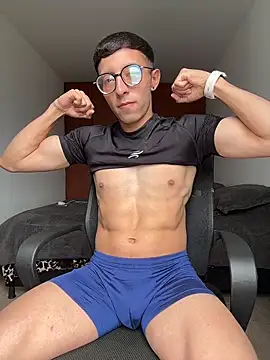 Snapshot of LeonBlazze chatting on March 2026 07:03:01 PM LeonBlazze online show from March 2026 07:03:01 PM