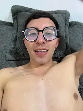 Snapshot of LeonBlazze chatting on April 2026 03:29:02 AM LeonBlazze online show from April 2026 03:29:02 AM