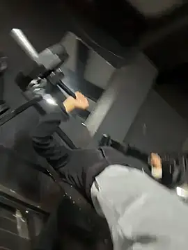 Snapshot of LeonBlazze chatting on April 2026 02:06:01 PM LeonBlazze online show from April 2026 02:06:01 PM