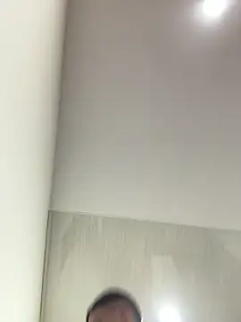 Snapshot of LeonBlazze chatting on April 2026 05:01:02 AM LeonBlazze online show from April 2026 05:01:02 AM