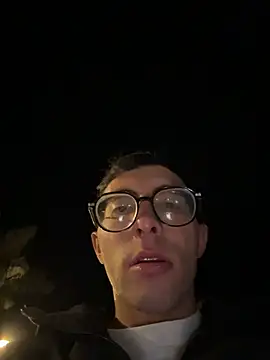 Snapshot of LeonBlazze chatting on May 2026 02:28:01 AM LeonBlazze online show from May 2026 02:28:01 AM