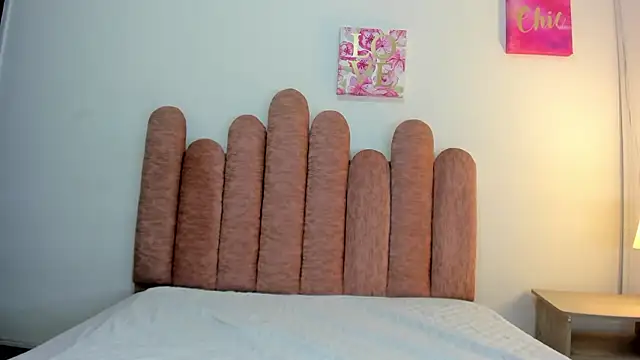 Snapshot of Alaia2 chatting on March 2026 11:59:02 AM Alaia2 online show from March 2026 11:59:02 AM