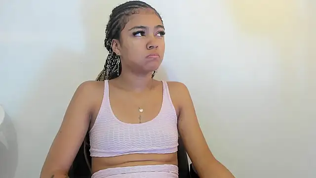 Snapshot of Alaia2 chatting on April 2026 11:54:02 AM Alaia2 online show from April 2026 11:54:02 AM