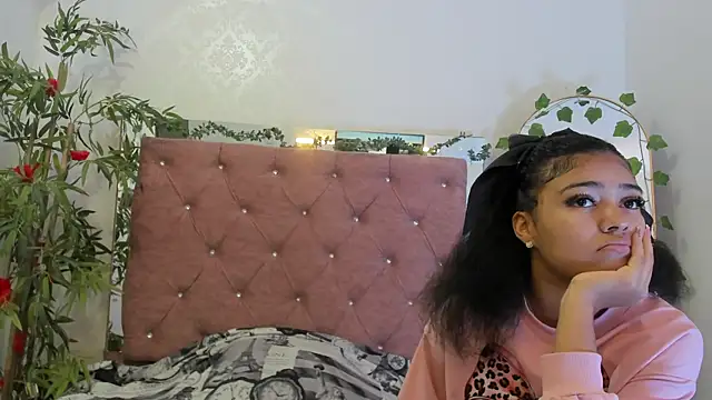Snapshot of Alaia2 chatting on April 2026 12:15:01 PM Alaia2 online show from April 2026 12:15:01 PM
