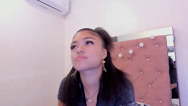 Snapshot of Alaia2 chatting on May 2026 12:35:01 PM Alaia2 online show from May 2026 12:35:01 PM
