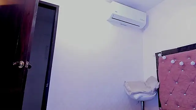 Snapshot of Alaia2 chatting on May 2026 12:45:02 PM Alaia2 online show from May 2026 12:45:02 PM