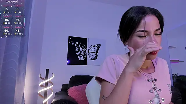 Snapshot of Mia_Luna chatting on April 2026 09:21:02 PM Mia Luna online show from April 2026 09:21:02 PM