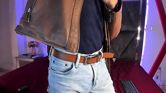 MaxiimoRomano  online show from March 2026 01:16:02 PM