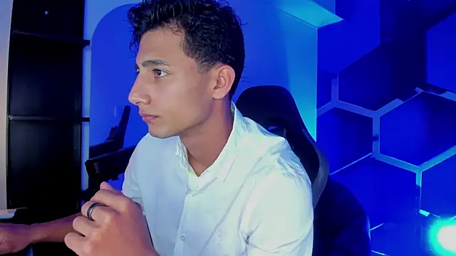 MaxiimoRomano  online show from July 2026 07:24:01 PM