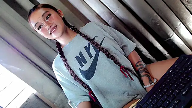 Snapshot of Jessicasfantasy chatting on March 2026 01:43:02 AM Jessicasfantasy online show from March 2026 01:43:02 AM