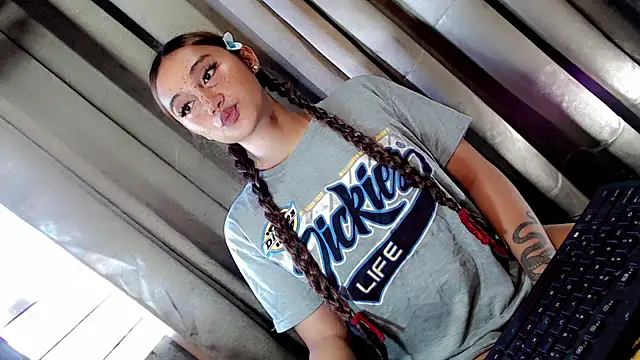 Snapshot of Jessicasfantasy chatting on April 2026 01:32:01 AM Jessicasfantasy online show from April 2026 01:32:01 AM