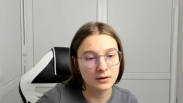 Mia kristal online show from March 2026 07:56:01 AM