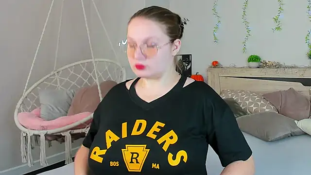 Snapshot of Virginia_Robinson chatting on June 2026 08:35:02 AM Virginia Robinson online show from June 2026 08:35:02 AM