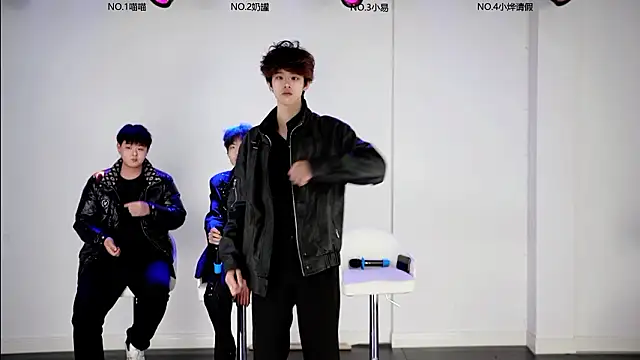 Snapshot of handsomeboy-002 chatting on March 2026 11:25:02 AM handsomeboy-002 online show from March 2026 11:25:02 AM