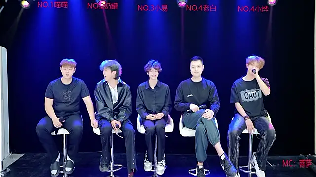 Snapshot of handsomeboy-002 chatting on March 2026 06:18:02 PM handsomeboy-002 online show from March 2026 06:18:02 PM