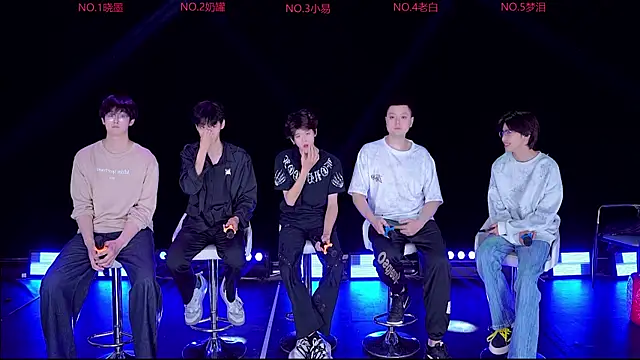 Snapshot of handsomeboy-002 chatting on April 2026 01:39:02 PM handsomeboy-002 online show from April 2026 01:39:02 PM