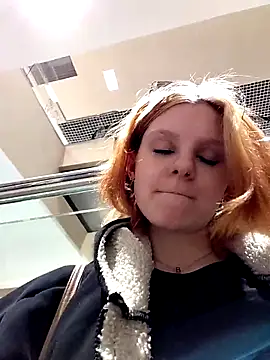 NinaParri online show from April 2026 07:45:01 AM