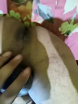 Snapshot of pinkbeauty1 chatting on April 2026 12:59:02 AM pinkbeauty1 online show from April 2026 12:59:02 AM